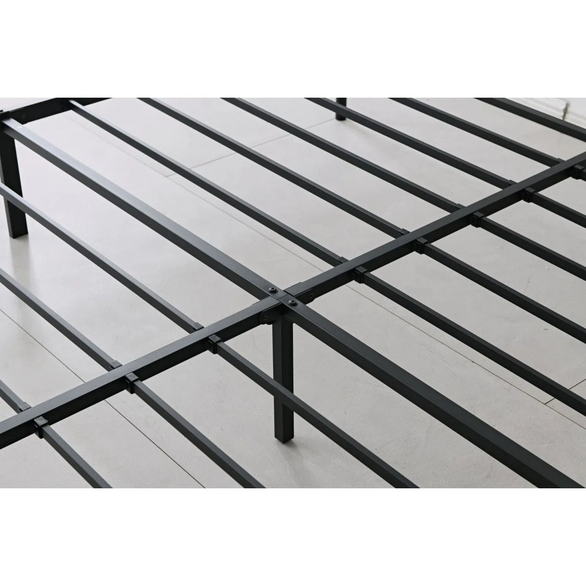 Furnishiaa Modern Metal Platform Bed – Queen & King Size