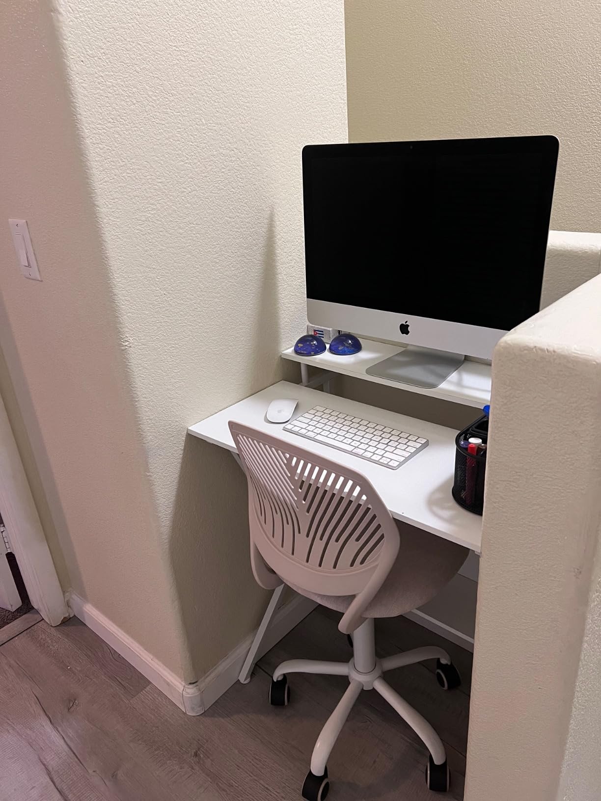 Furnishiaa Solid Wood  Computer Desk for Small Spaces