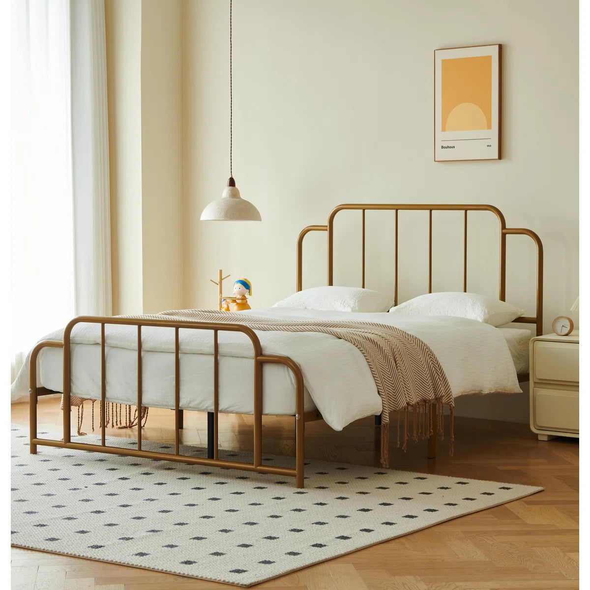 Furnishiaa Modern Metal Platform Bed – Queen & King Size