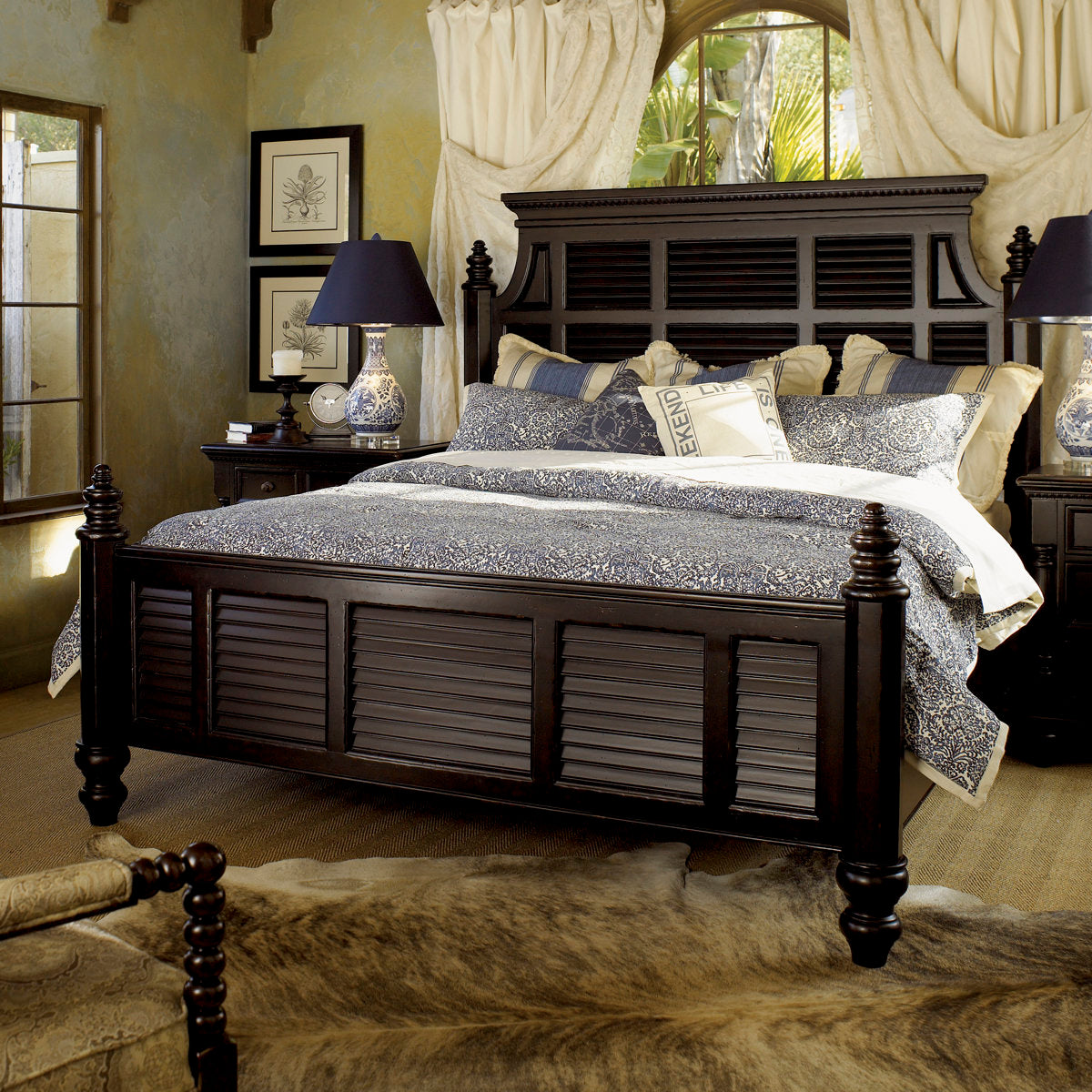 Furnishaa Elegant Wooden Panel Bed
