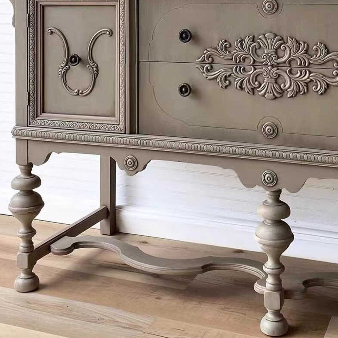 Furnishiaa Vintage Carved Wooden Sideboard Storage Cabinet